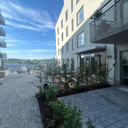 נאקה Newly Built Bright Apartment, Close To Everything If You Want To Visit Stockholm, You Will Find The Perfect Accommodation Here! Ferry Line 80 Makes It Very Convenient And Easy To Get To The City Center מראה חיצוני תמונה