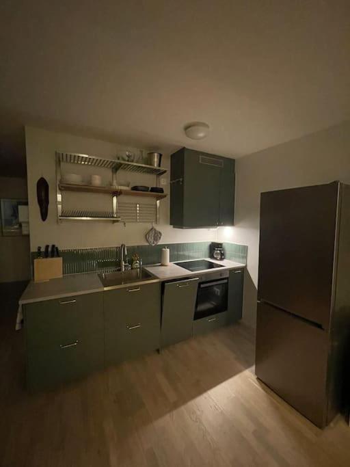 נאקה Newly Built Bright Apartment, Close To Everything If You Want To Visit Stockholm, You Will Find The Perfect Accommodation Here! Ferry Line 80 Makes It Very Convenient And Easy To Get To The City Center מראה חיצוני תמונה