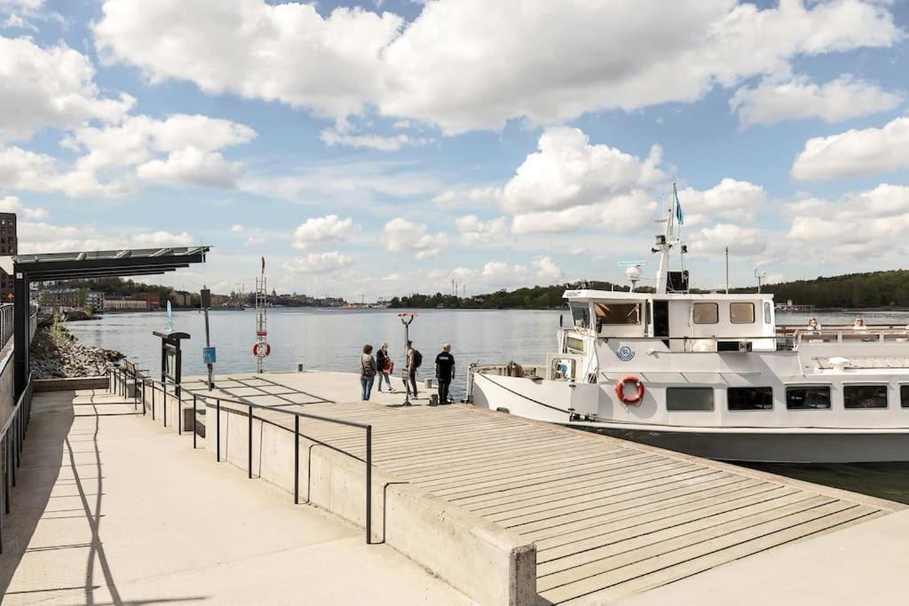 נאקה Newly Built Bright Apartment, Close To Everything If You Want To Visit Stockholm, You Will Find The Perfect Accommodation Here! Ferry Line 80 Makes It Very Convenient And Easy To Get To The City Center מראה חיצוני תמונה