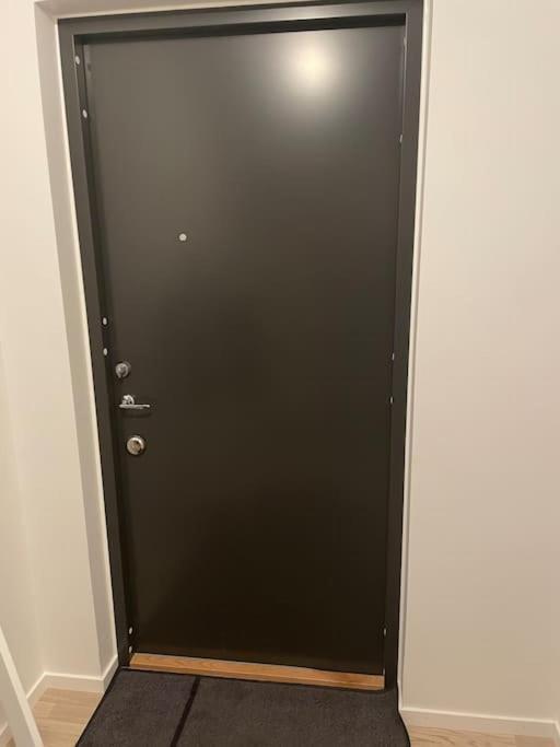 נאקה Newly Built Bright Apartment, Close To Everything If You Want To Visit Stockholm, You Will Find The Perfect Accommodation Here! Ferry Line 80 Makes It Very Convenient And Easy To Get To The City Center מראה חיצוני תמונה