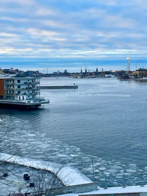 נאקה Newly Built Bright Apartment, Close To Everything If You Want To Visit Stockholm, You Will Find The Perfect Accommodation Here! Ferry Line 80 Makes It Very Convenient And Easy To Get To The City Center מראה חיצוני תמונה